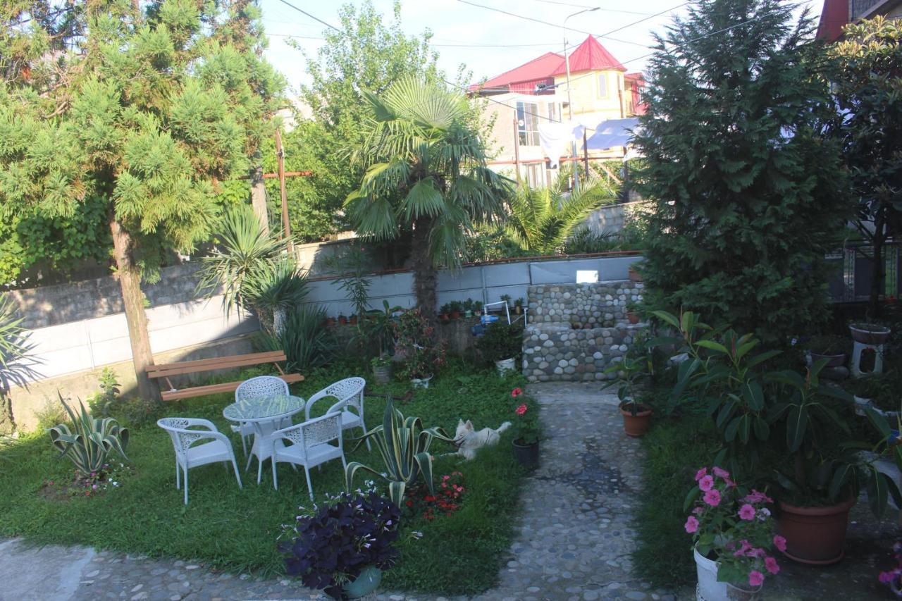 Greenview Guesthouse Batumi Exterior photo